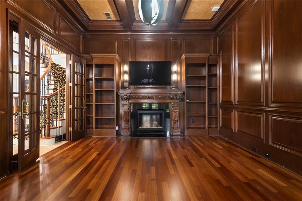 Image 14 of property listing at 1210 Troon Court, Alpharetta, GA 30005