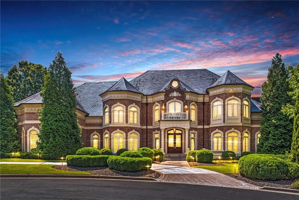 Image 2 of property listing at 1210 Troon Court, Alpharetta, GA 30005