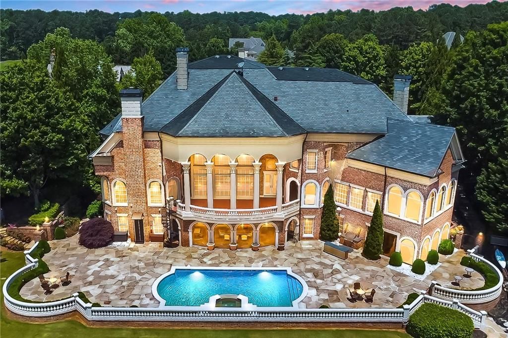Image 4 of property listing at 1210 Troon Court, Alpharetta, GA 30005