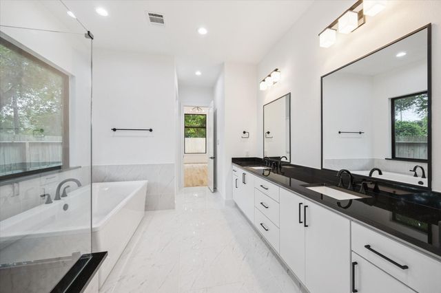 1201 Confederate Road, Houston, TX 77055