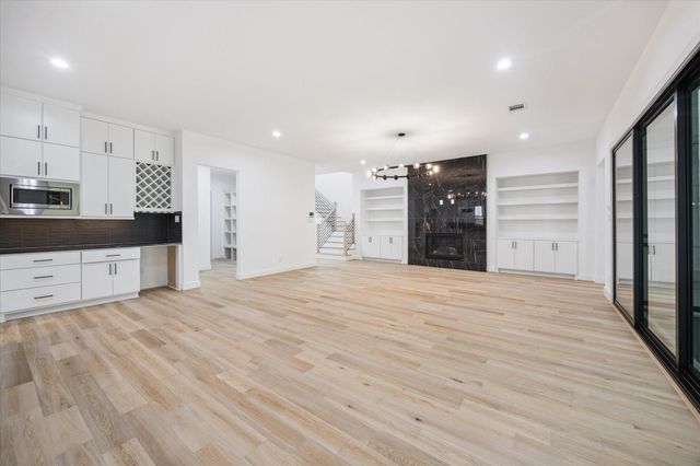 1201 Confederate Road, Houston, TX 77055