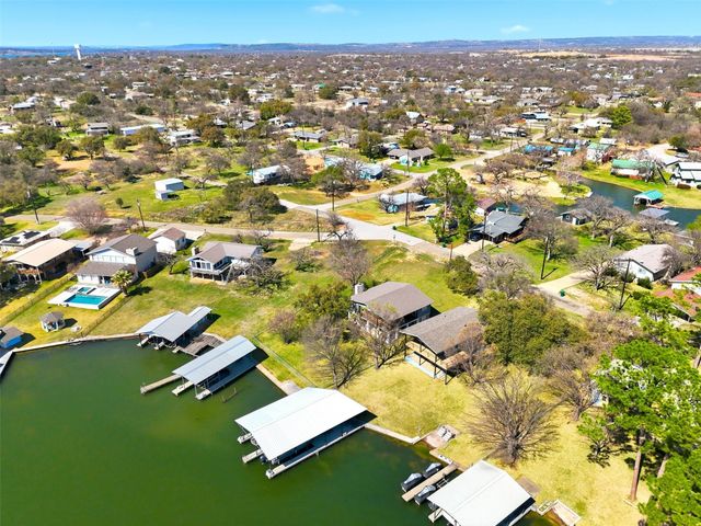 504 Cedarhill DR, Granite Shoals, TX 78654