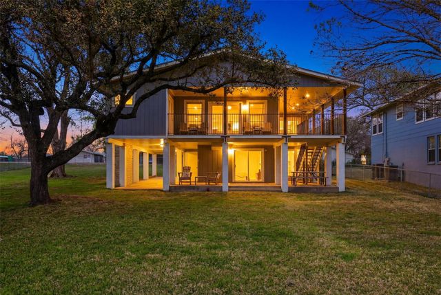 504 Cedarhill DR, Granite Shoals, TX 78654