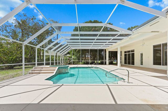 8280 Woodsmuir Drive, Palm Beach Gardens, FL 33412