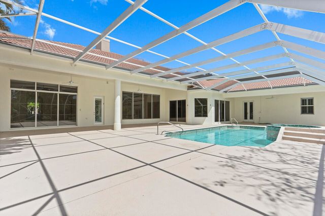 8280 Woodsmuir Drive, Palm Beach Gardens, FL 33412