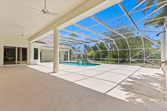 8280 Woodsmuir Drive, Palm Beach Gardens, FL 33412