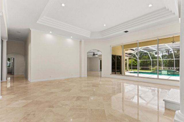 8280 Woodsmuir Drive, Palm Beach Gardens, FL 33412
