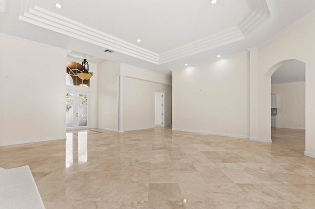8280 Woodsmuir Drive, Palm Beach Gardens, FL 33412