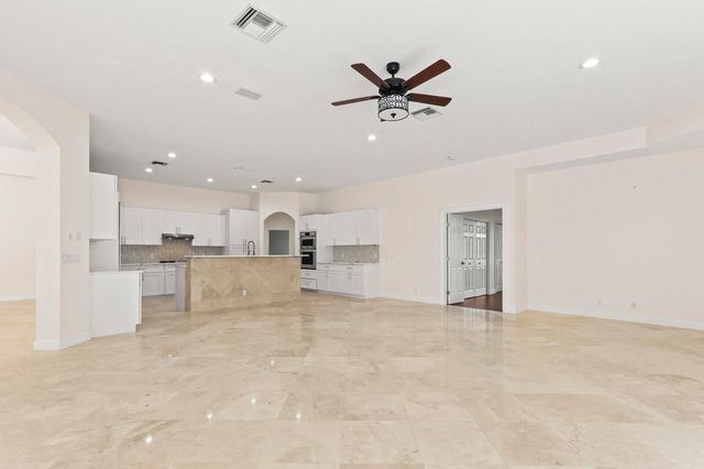 8280 Woodsmuir Drive, Palm Beach Gardens, FL 33412