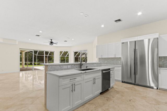 8280 Woodsmuir Drive, Palm Beach Gardens, FL 33412