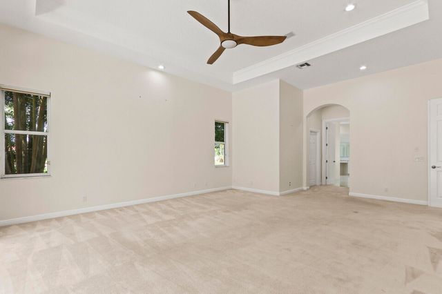 8280 Woodsmuir Drive, Palm Beach Gardens, FL 33412