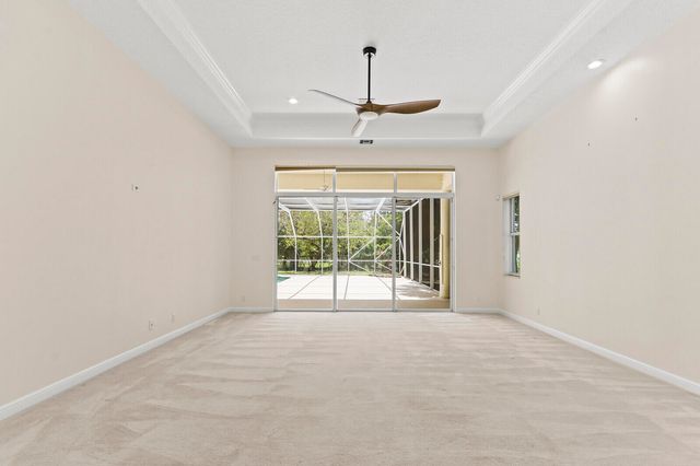 8280 Woodsmuir Drive, Palm Beach Gardens, FL 33412
