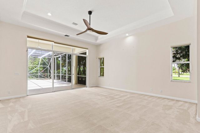 8280 Woodsmuir Drive, Palm Beach Gardens, FL 33412