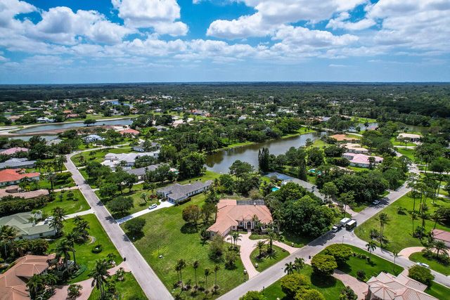 8280 Woodsmuir Drive, Palm Beach Gardens, FL 33412