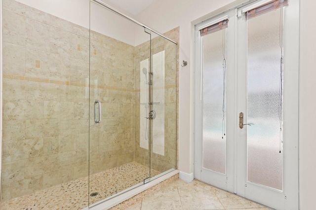 8280 Woodsmuir Drive, Palm Beach Gardens, FL 33412
