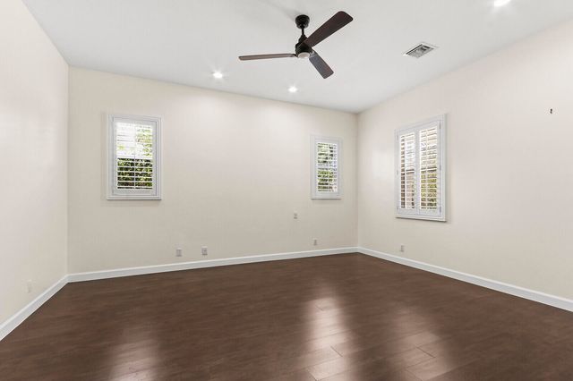 8280 Woodsmuir Drive, Palm Beach Gardens, FL 33412