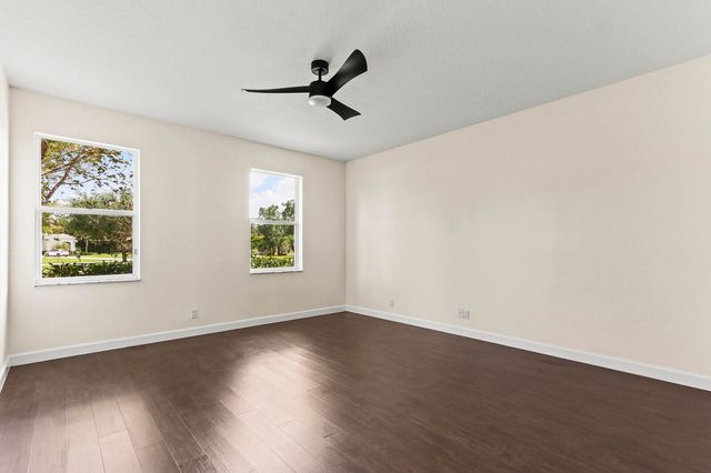 8280 Woodsmuir Drive, Palm Beach Gardens, FL 33412