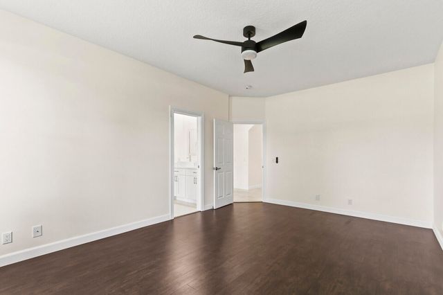 8280 Woodsmuir Drive, Palm Beach Gardens, FL 33412