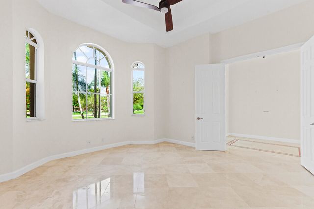 8280 Woodsmuir Drive, Palm Beach Gardens, FL 33412