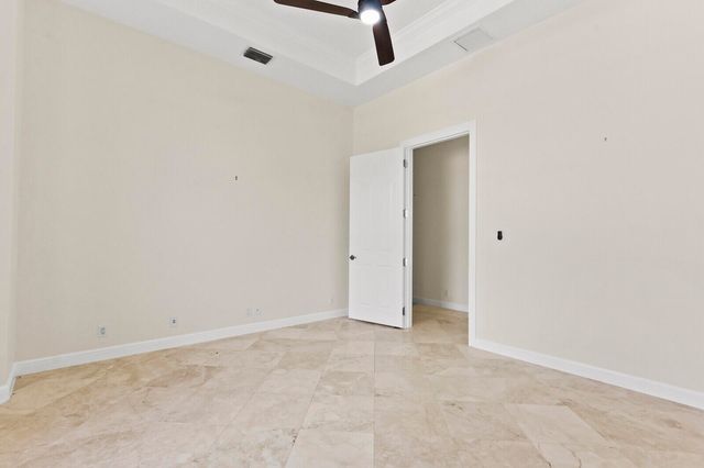 8280 Woodsmuir Drive, Palm Beach Gardens, FL 33412