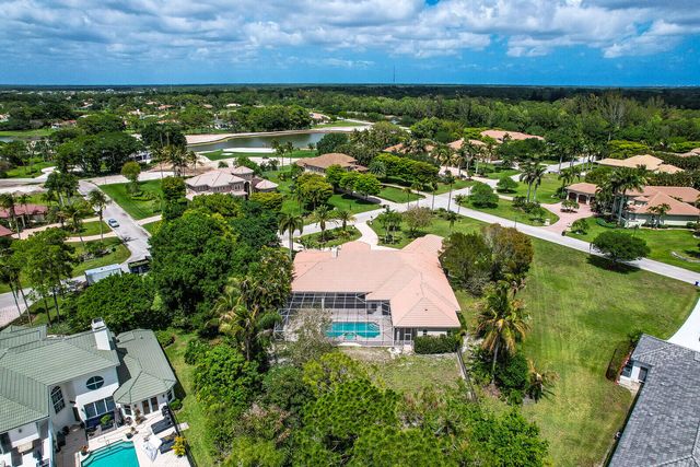 8280 Woodsmuir Drive, Palm Beach Gardens, FL 33412
