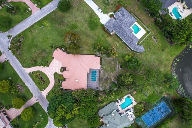 8280 Woodsmuir Drive, Palm Beach Gardens, FL 33412