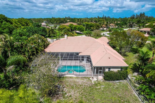 8280 Woodsmuir Drive, Palm Beach Gardens, FL 33412