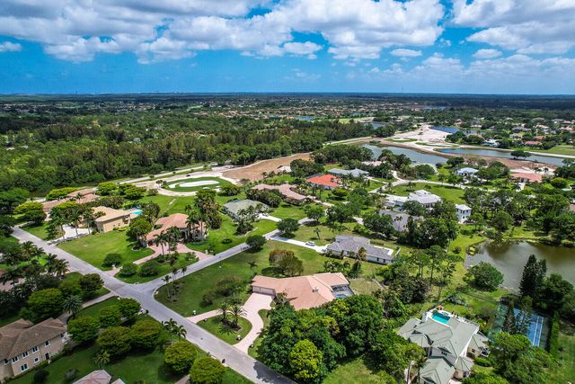 8280 Woodsmuir Drive, Palm Beach Gardens, FL 33412