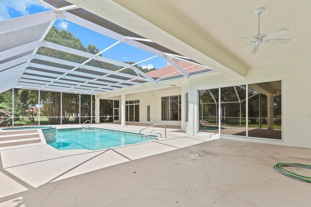 8280 Woodsmuir Drive, Palm Beach Gardens, FL 33412