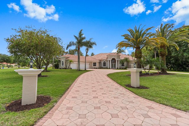 8280 Woodsmuir Drive, Palm Beach Gardens, FL 33412