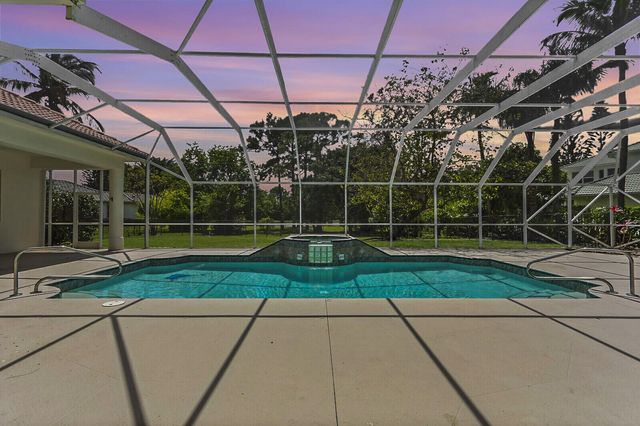 8280 Woodsmuir Drive, Palm Beach Gardens, FL 33412