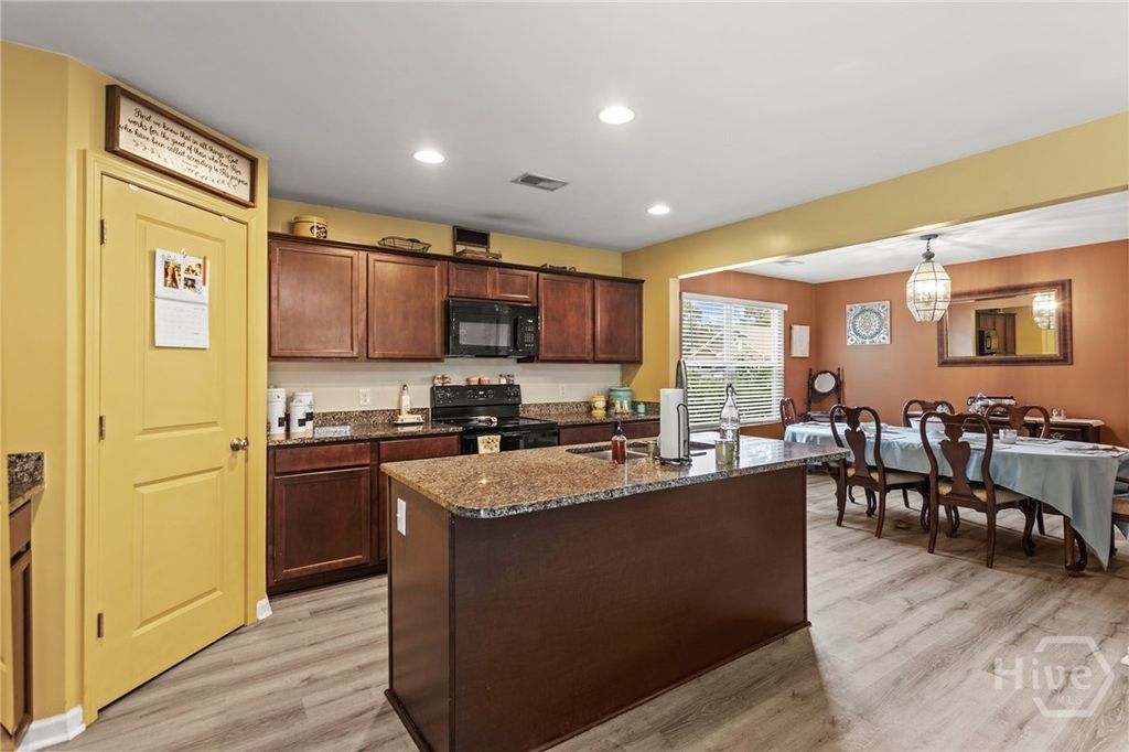 Image 7 of property listing at 31 Blackberry Circle, Guyton, GA 31312