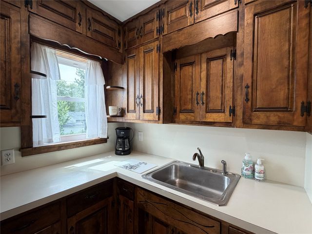 309 E 20th Street S, Newton, IA 50208