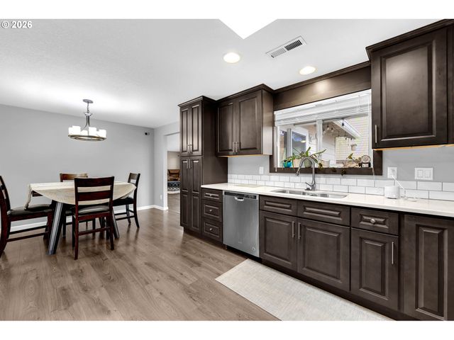 1535 Sw 201ST Ave, Beaverton, OR 97003