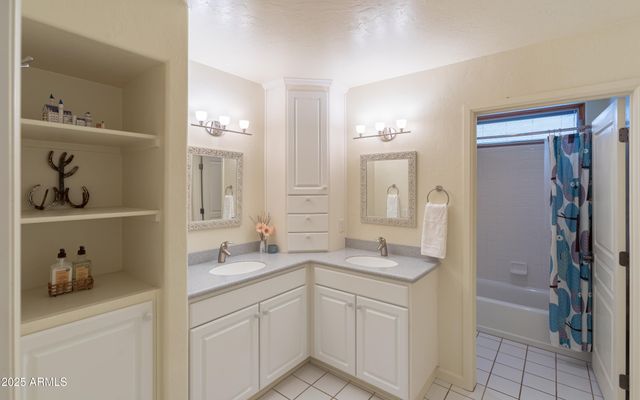 6027 E ANDALUSIAN Court, Hereford, AZ 85615