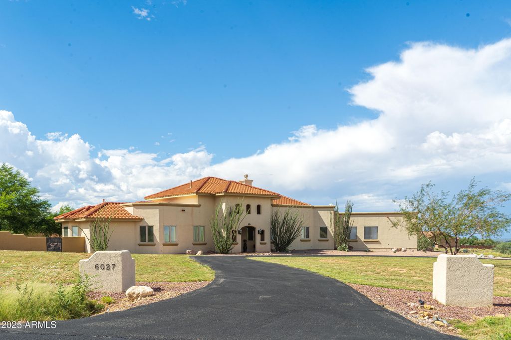 6027 E ANDALUSIAN Court, Hereford, AZ 85615