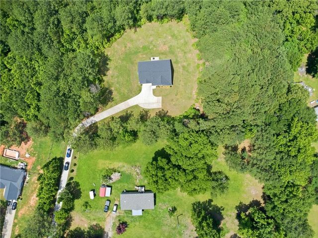 70 Goldmine Road, Grantville, GA 30220