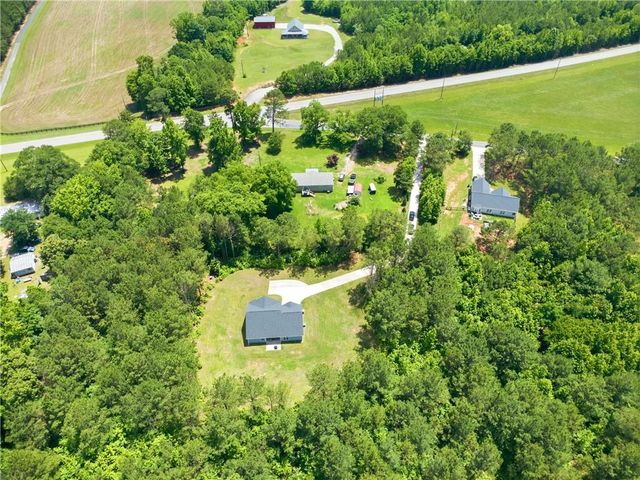 70 Goldmine Road, Grantville, GA 30220