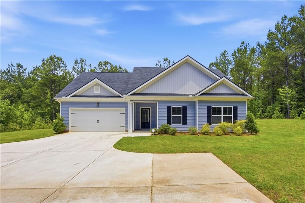 70 Goldmine Road, Grantville, GA 30220