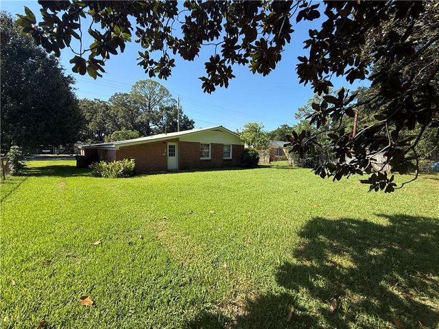 3056 Pleasant Valley Road, Mobile, AL 36606
