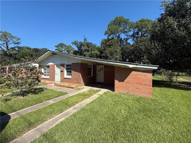 3056 Pleasant Valley Road, Mobile, AL 36606