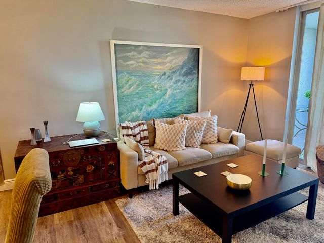 14671 Bonaire Boulevard 604, Delray Beach, FL 33446