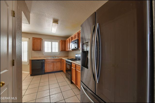 512 FORTENBERRY Place, El Paso, TX 79928