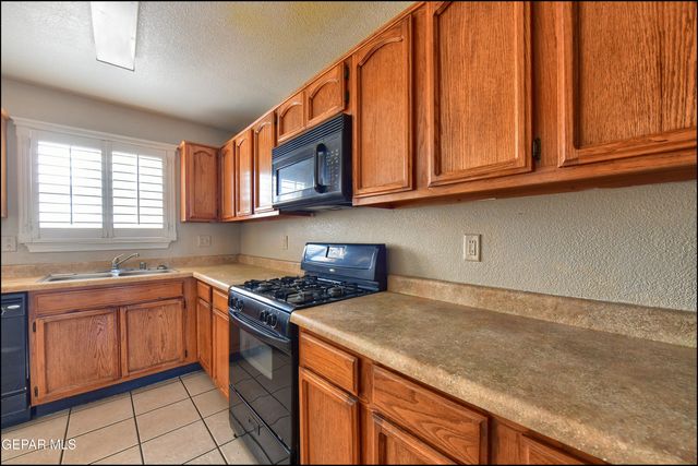512 FORTENBERRY Place, El Paso, TX 79928