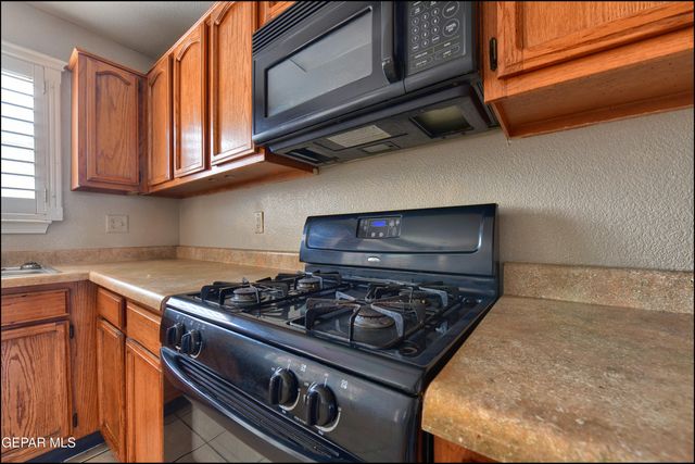 512 FORTENBERRY Place, El Paso, TX 79928