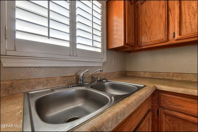512 FORTENBERRY Place, El Paso, TX 79928