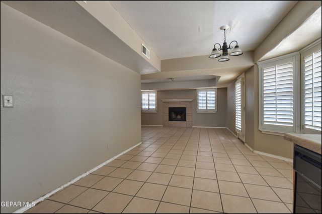 512 FORTENBERRY Place, El Paso, TX 79928