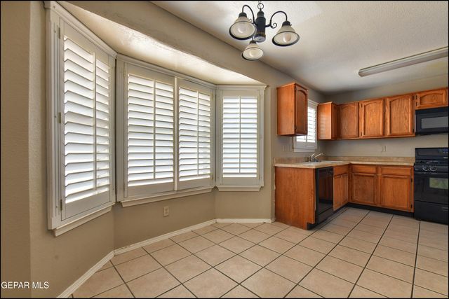512 FORTENBERRY Place, El Paso, TX 79928