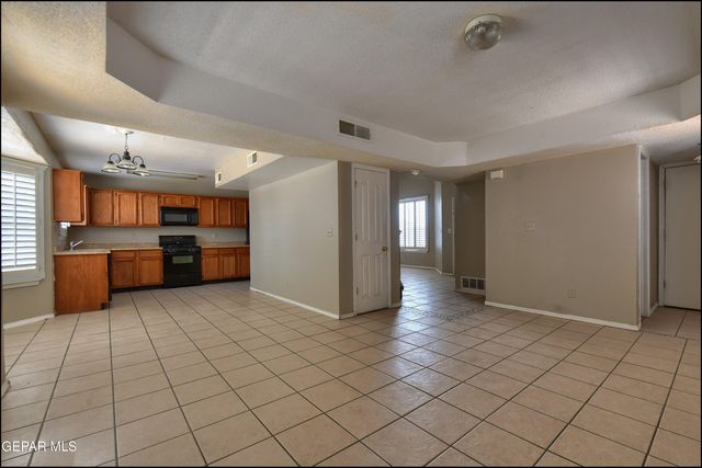 512 FORTENBERRY Place, El Paso, TX 79928