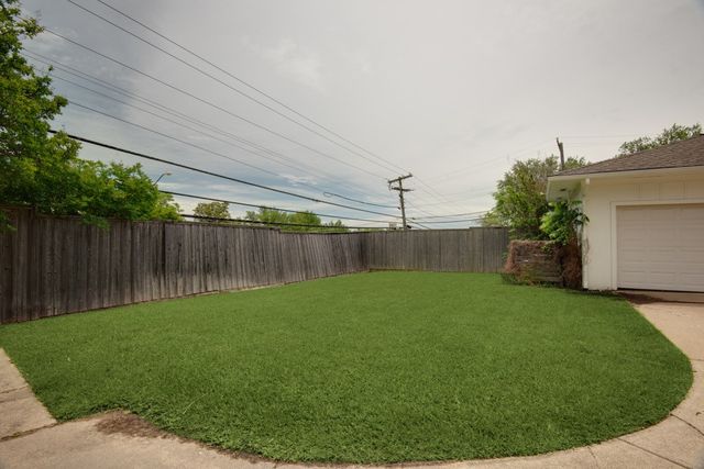 9206 Northpoint Drive, Dallas, TX 75238